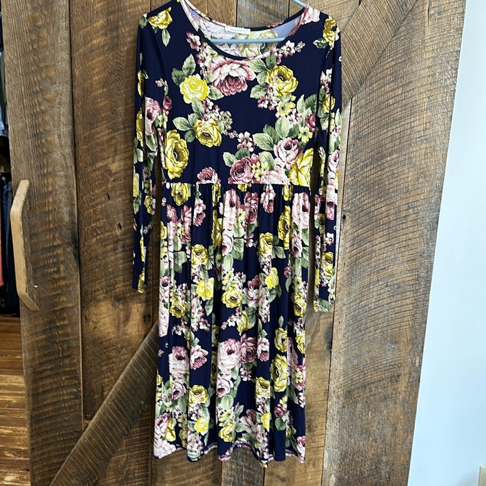 Reborn J  long sleeve floral dress size large